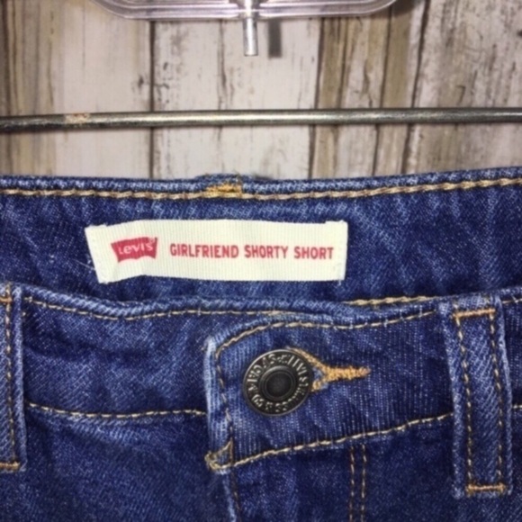Kids Levi’s Girlfriend Shorty Shorts - Picture 5 of 7